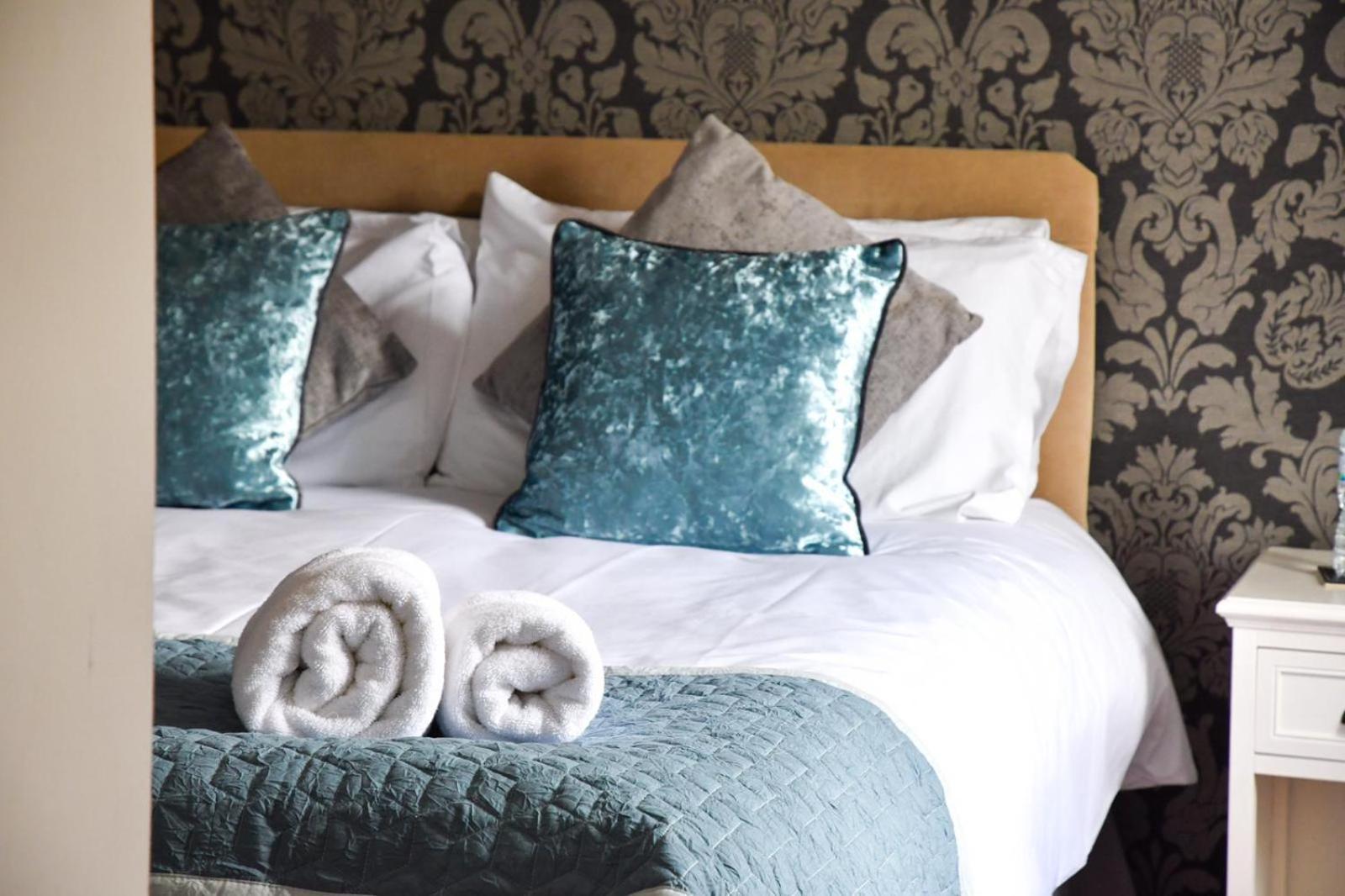 Whiston Hall Habitación foto