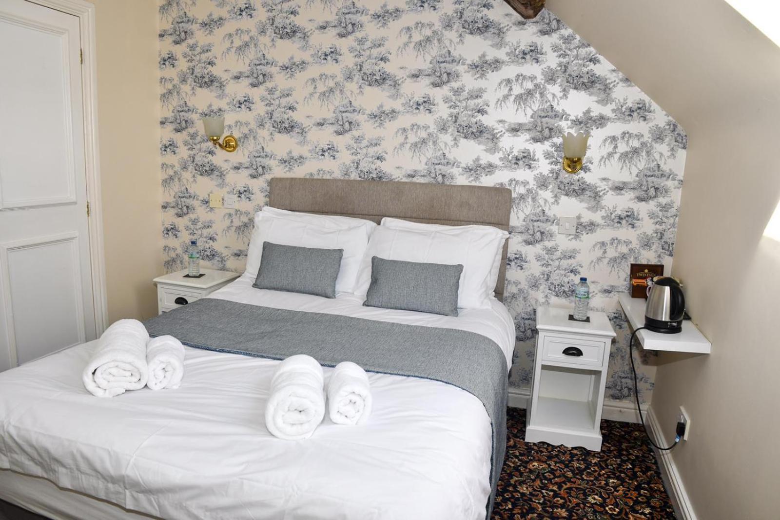 Whiston Hall Habitación foto