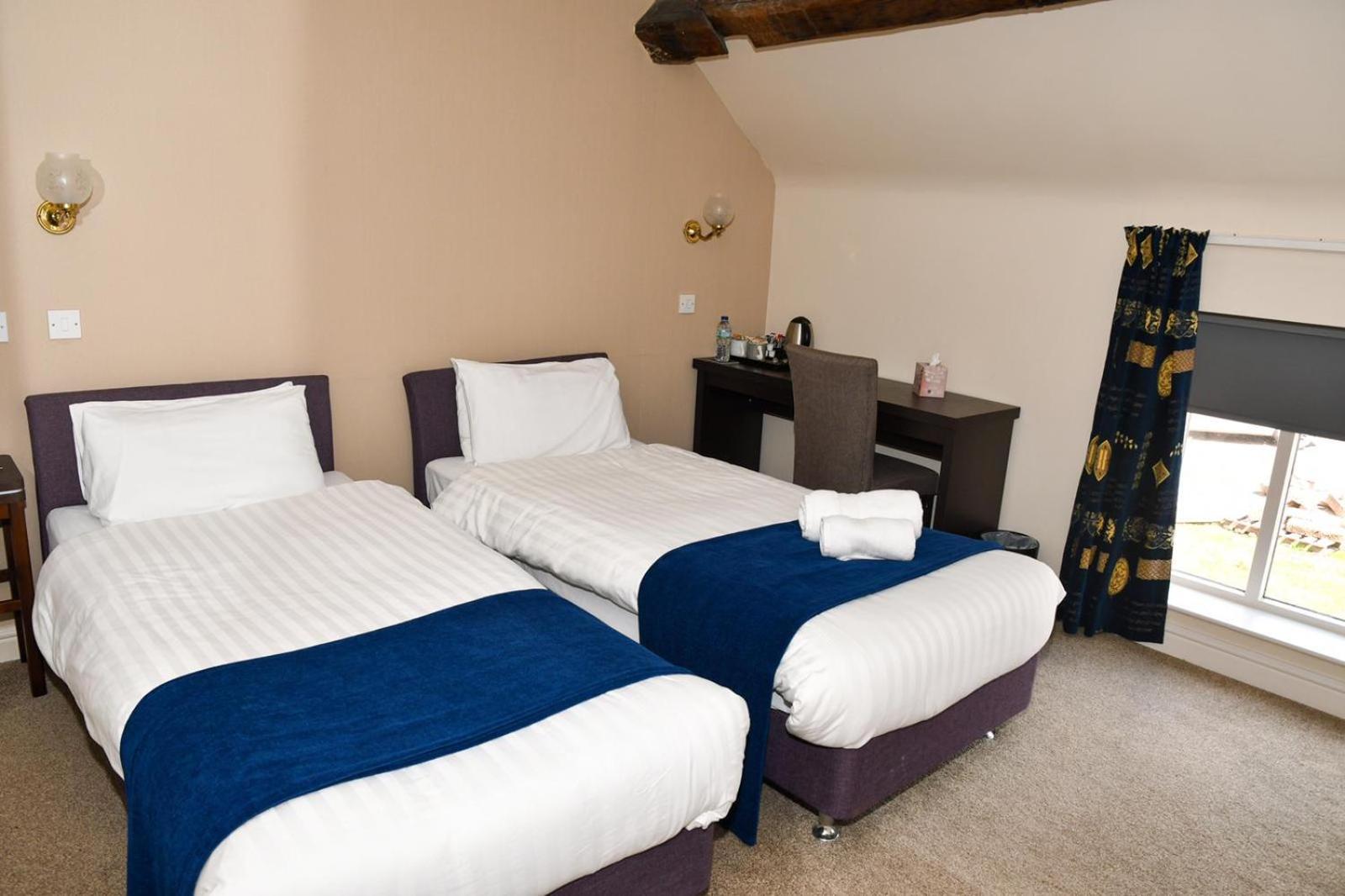 Whiston Hall Habitación foto